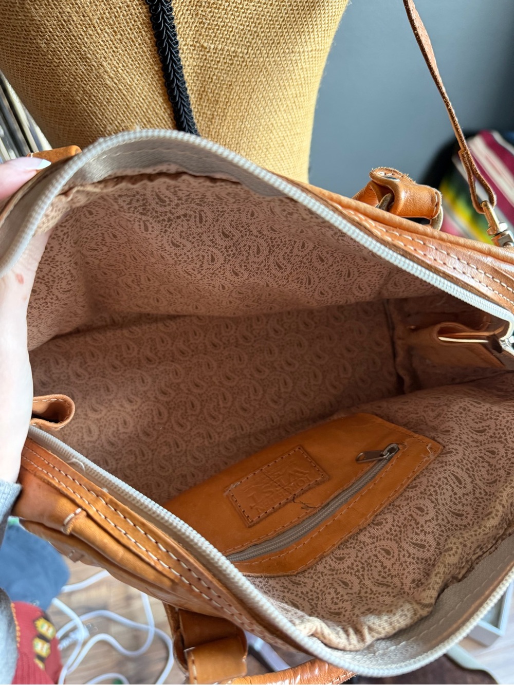 Leather Tooled Satchel Bag in Tan - Picture 3 of 3